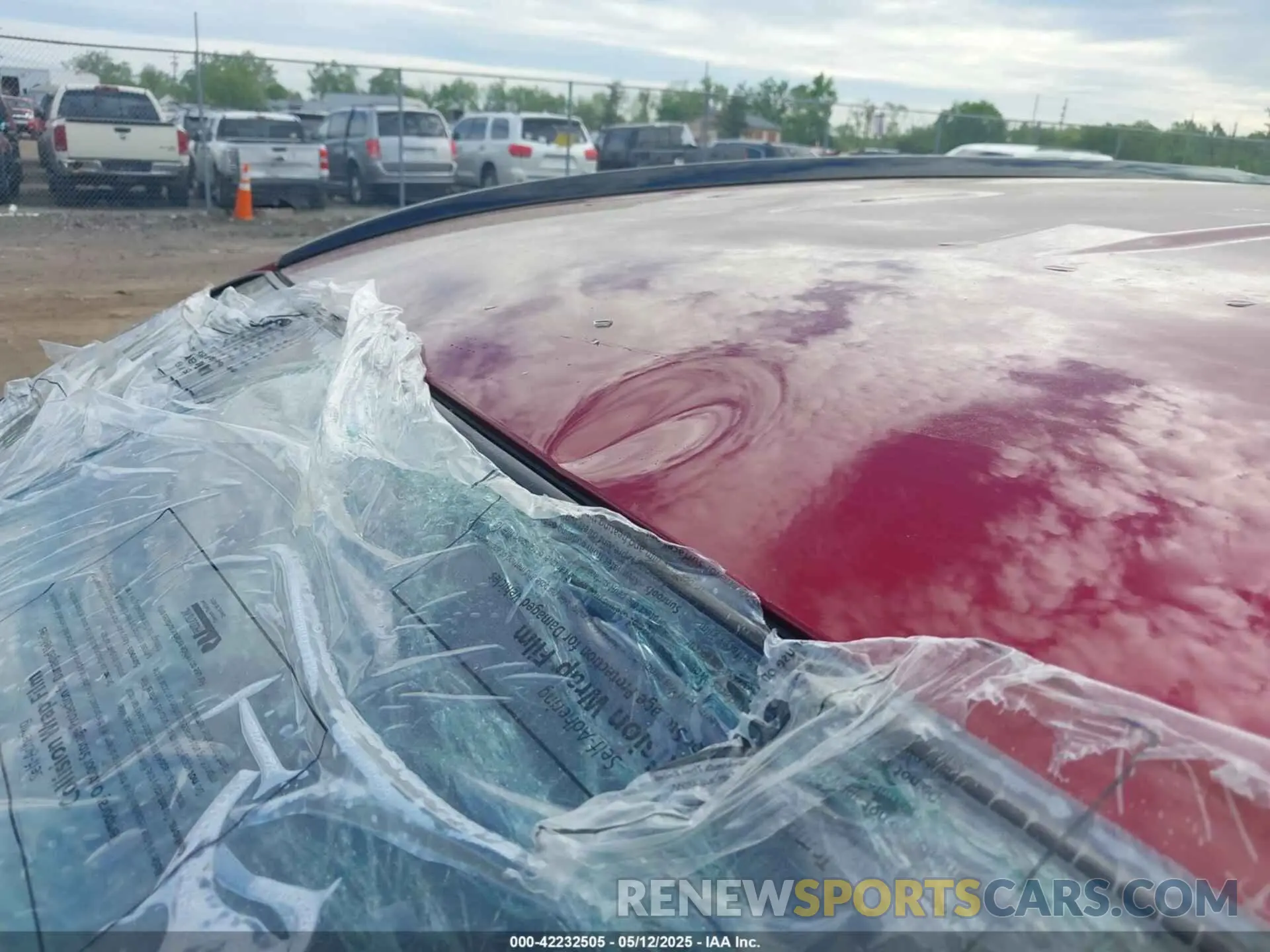 17 Photograph of a damaged car 2T3H1RFV8KW052918 TOYOTA RAV4 2019