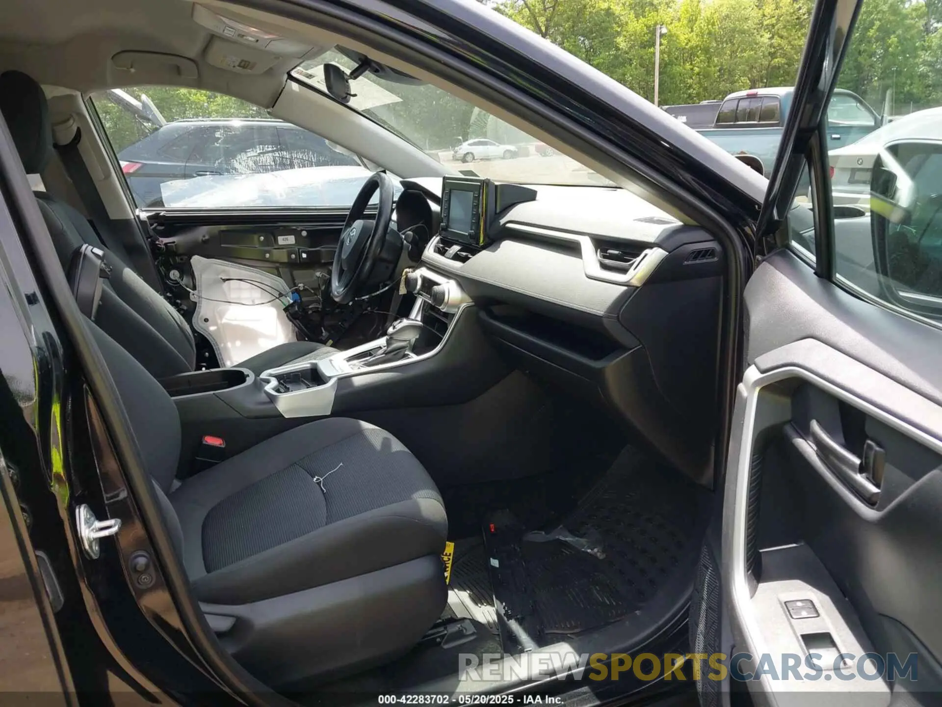 5 Фотография поврежденного автомобиля 2T3H1RFV9KC020674 TOYOTA RAV4 2019