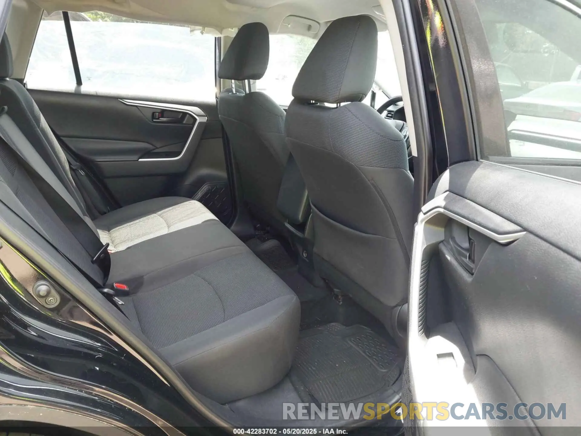 8 Фотография поврежденного автомобиля 2T3H1RFV9KC020674 TOYOTA RAV4 2019