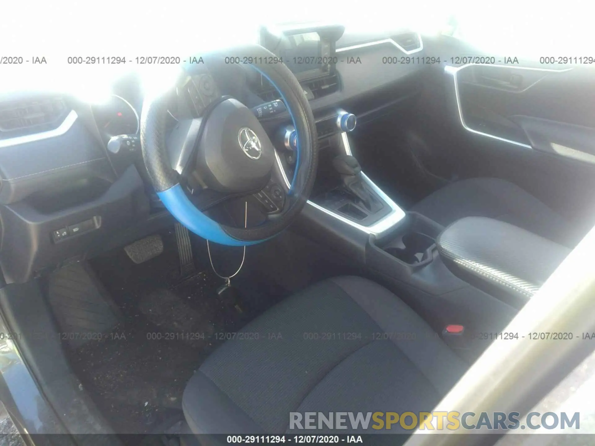 5 Фотография поврежденного автомобиля 2T3H1RFV9KW002819 TOYOTA RAV4 2019