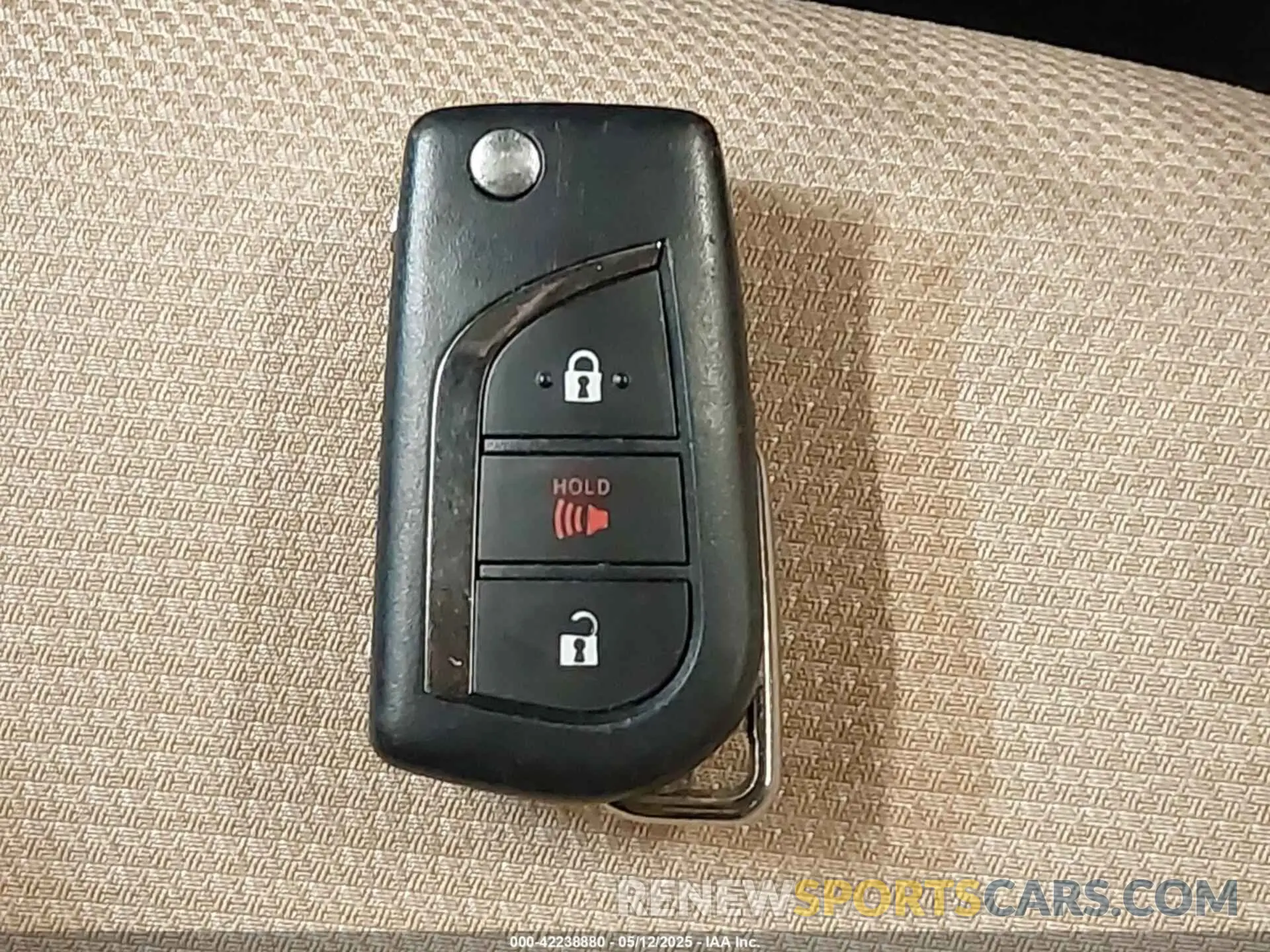 11 Photograph of a damaged car 2T3H1RFV9KW003131 TOYOTA RAV4 2019