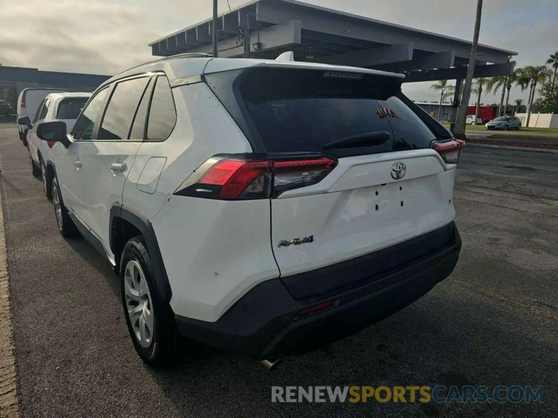 10 Фотография поврежденного автомобиля 2T3H1RFV9KW052572 TOYOTA RAV4 2019