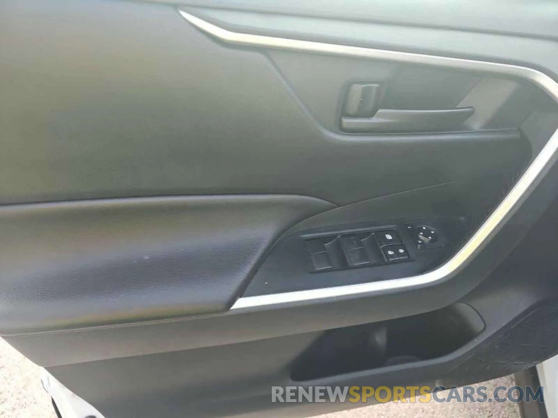12 Фотография поврежденного автомобиля 2T3H1RFV9KW052572 TOYOTA RAV4 2019