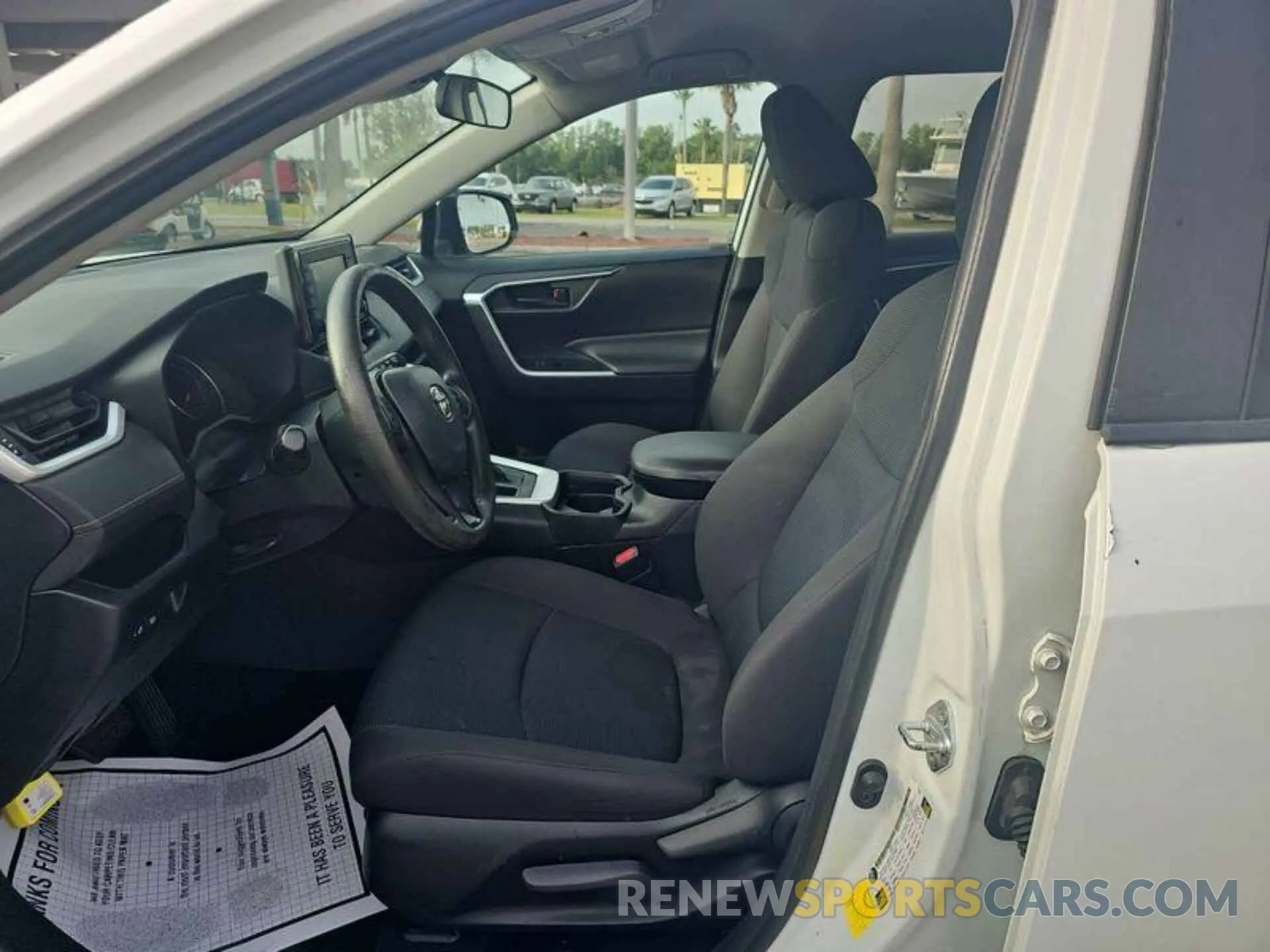 7 Фотография поврежденного автомобиля 2T3H1RFV9KW052572 TOYOTA RAV4 2019