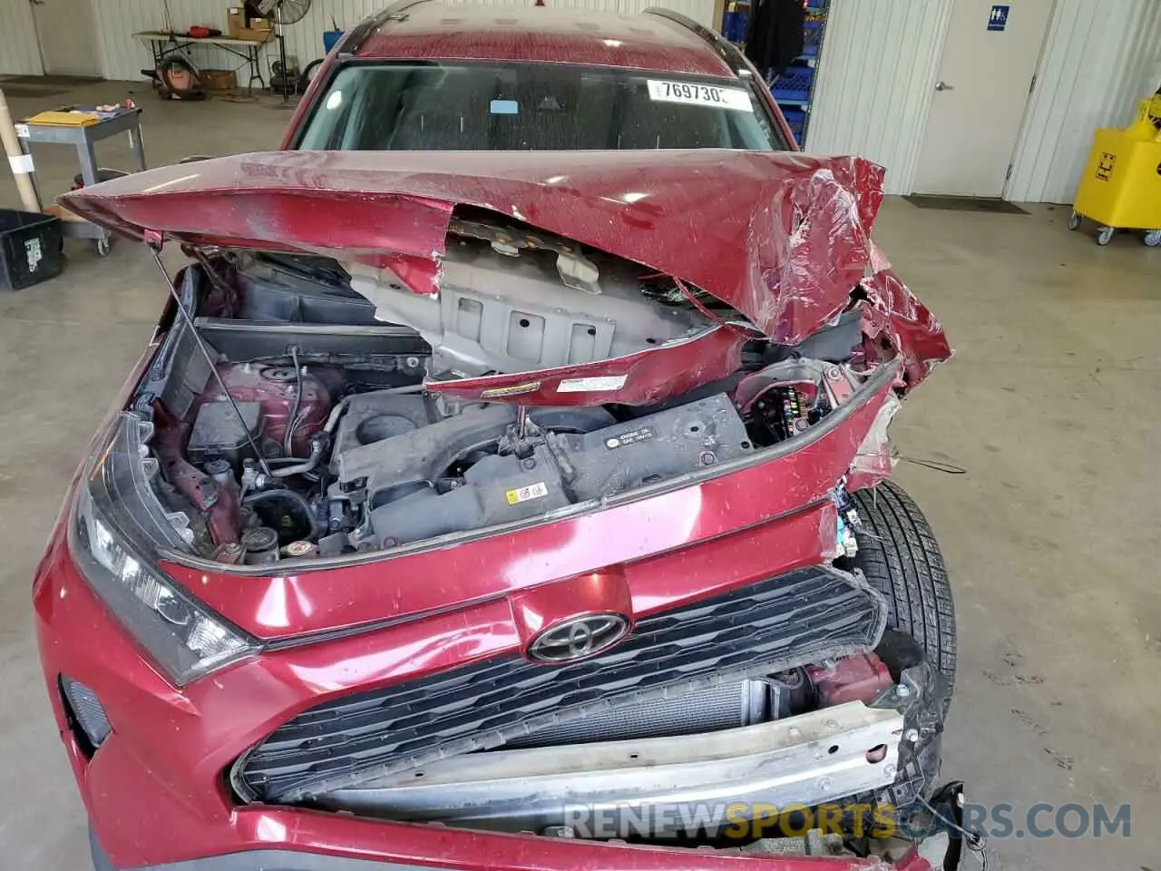 12 Photograph of a damaged car 2T3H1RFVXKW047378 TOYOTA RAV4 2019