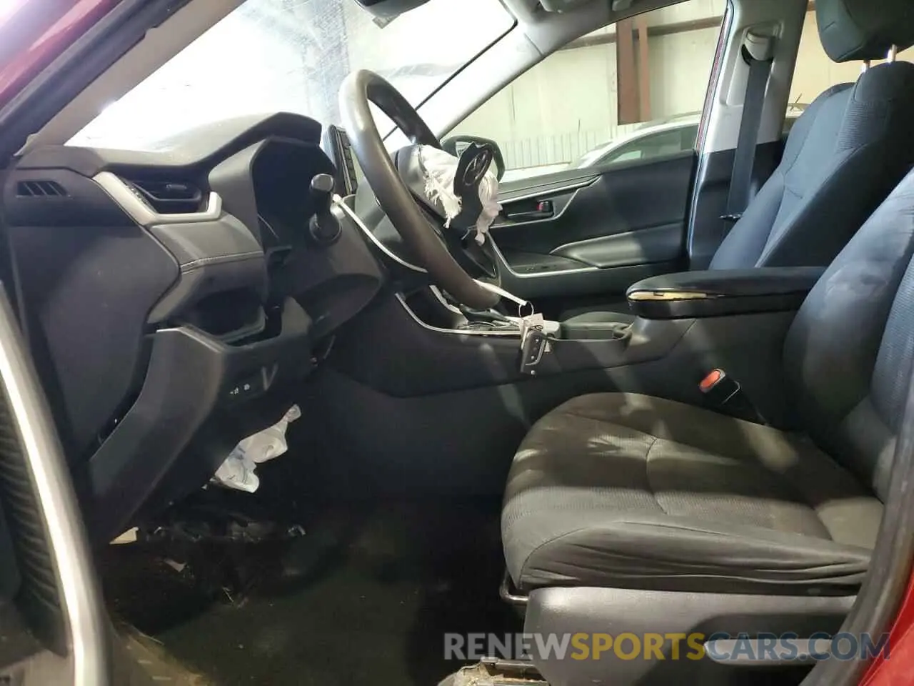 7 Photograph of a damaged car 2T3H1RFVXKW047378 TOYOTA RAV4 2019