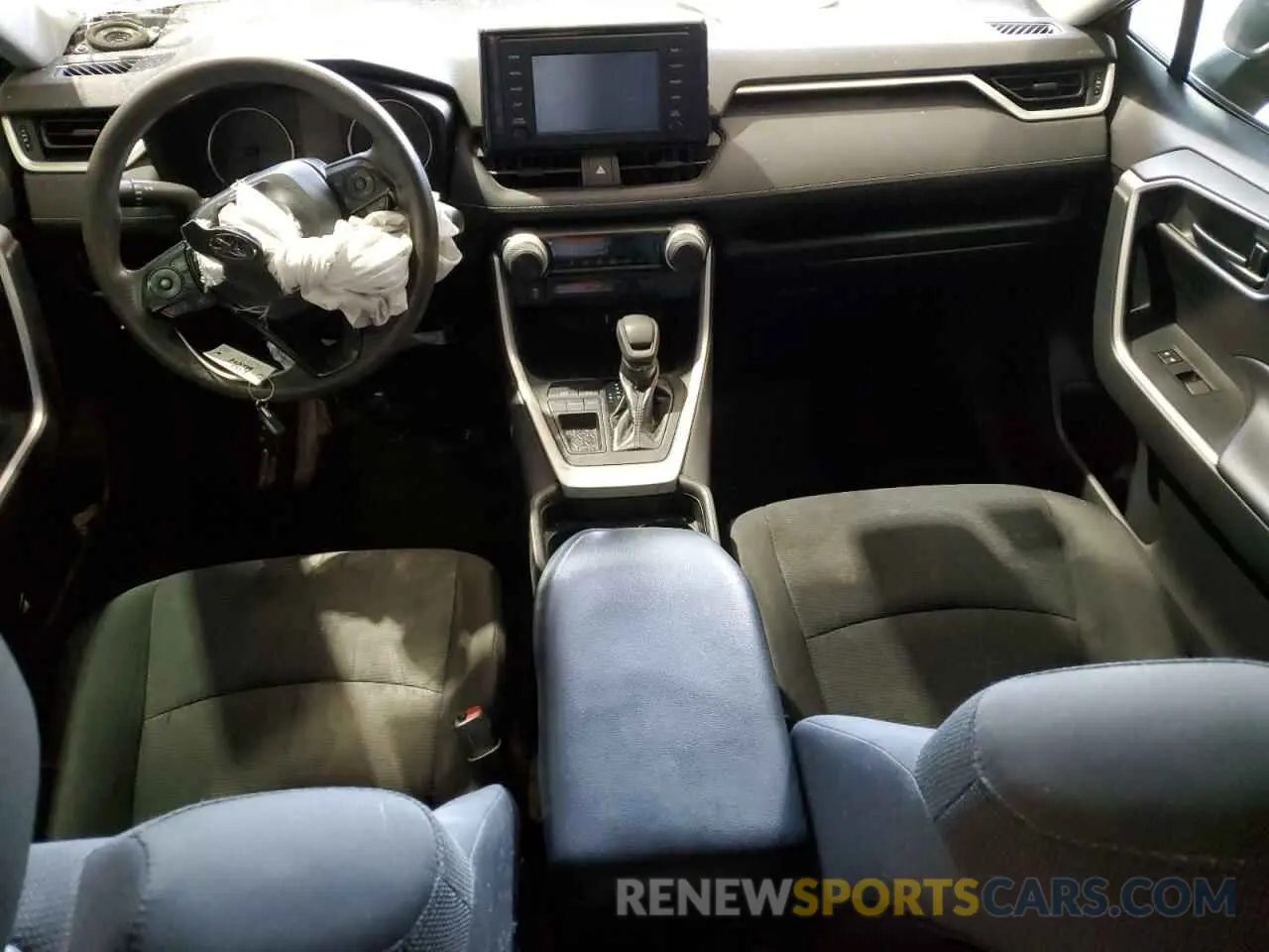 8 Photograph of a damaged car 2T3H1RFVXKW047378 TOYOTA RAV4 2019