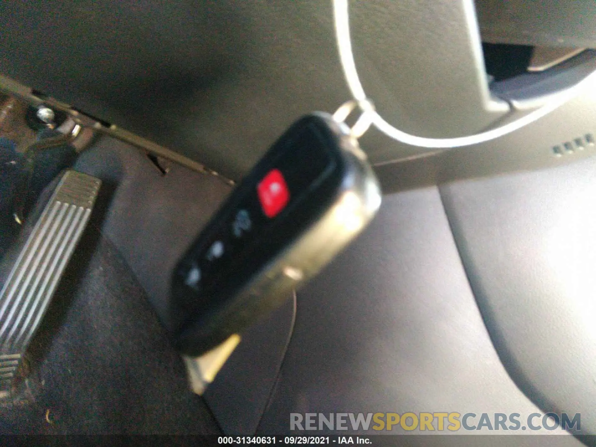 11 Photograph of a damaged car 2T3J1RFV0KC035663 TOYOTA RAV4 2019
