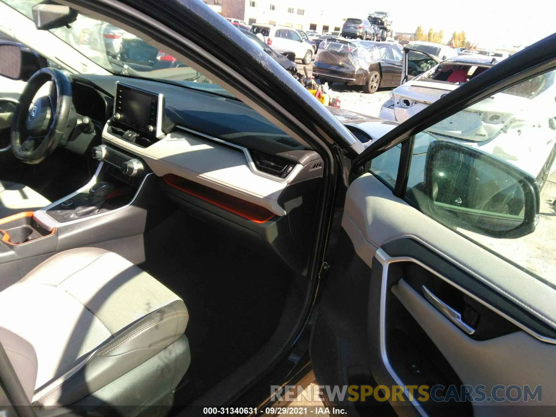 5 Photograph of a damaged car 2T3J1RFV0KC035663 TOYOTA RAV4 2019
