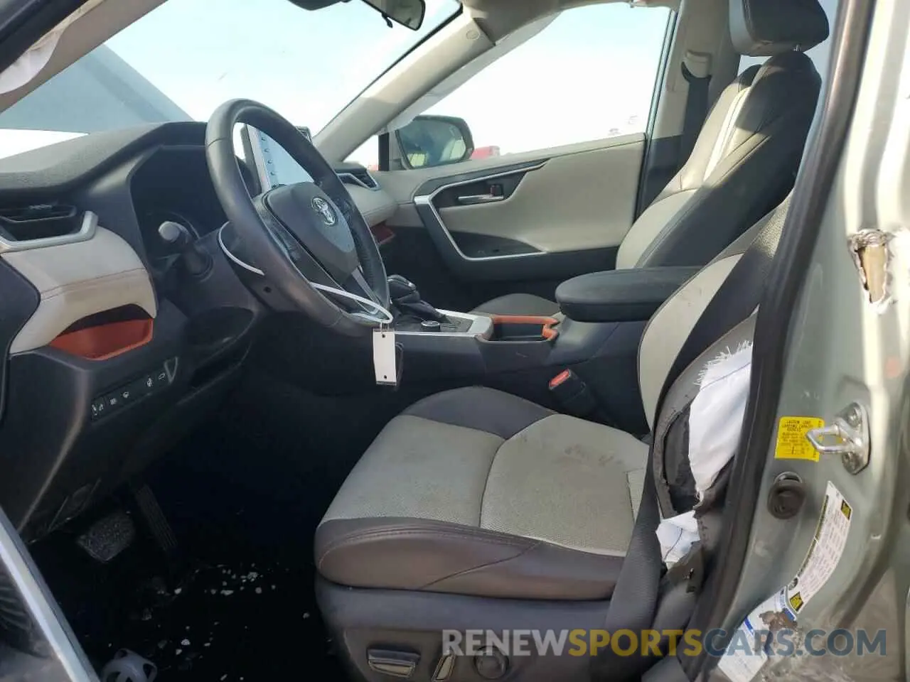 7 Photograph of a damaged car 2T3J1RFV1KC018046 TOYOTA RAV4 2019