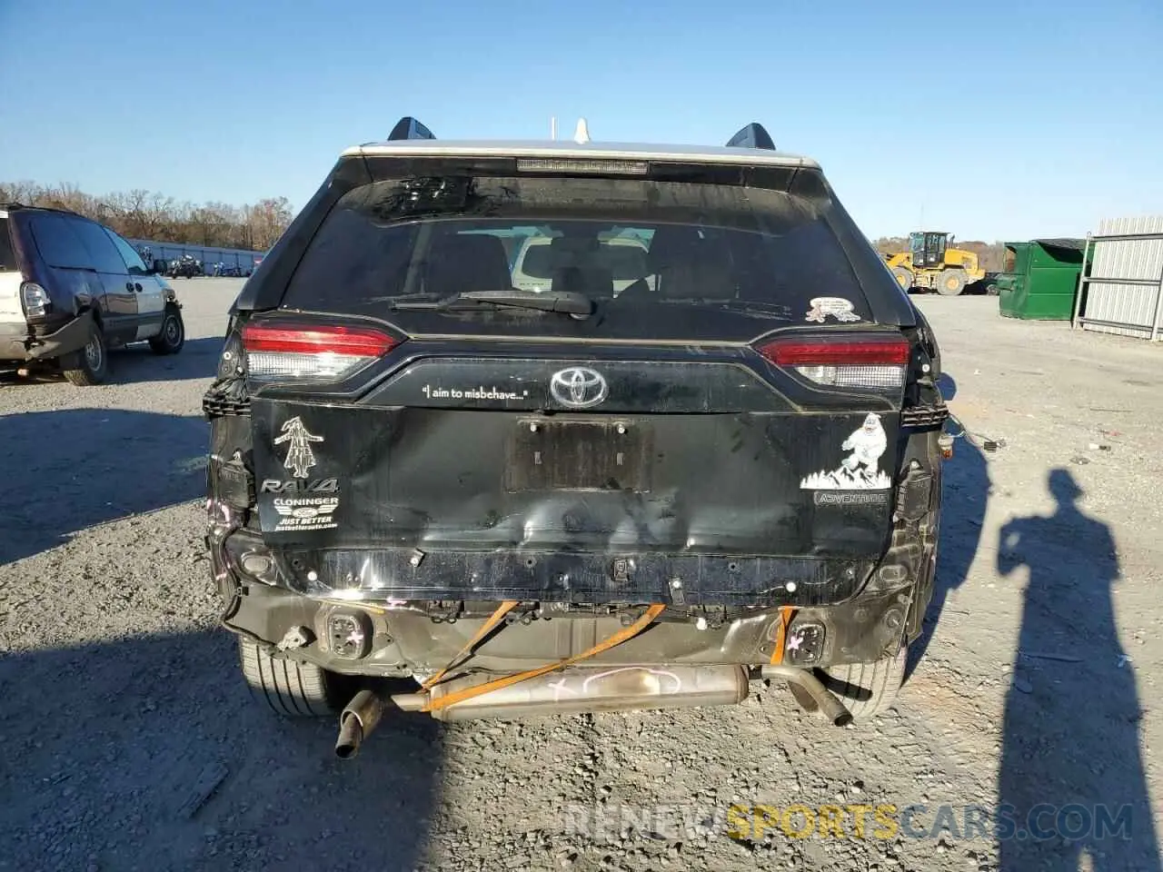 6 Photograph of a damaged car 2T3J1RFV1KW043639 TOYOTA RAV4 2019