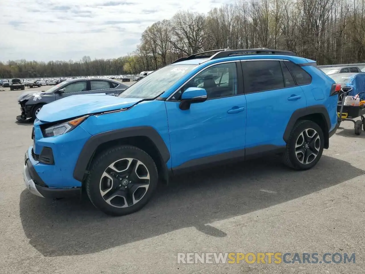 1 Фотография поврежденного автомобиля 2T3J1RFV2KW010228 TOYOTA RAV4 2019