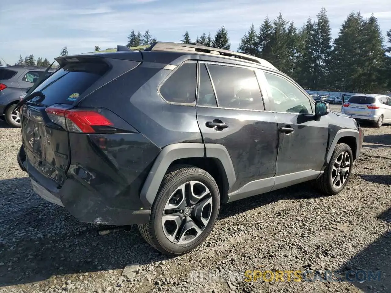 3 Фотография поврежденного автомобиля 2T3J1RFV3KW005930 TOYOTA RAV4 2019