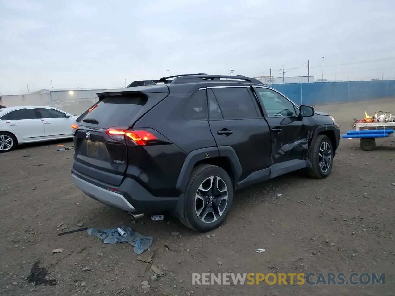4 Photograph of a damaged car 2T3J1RFV3KW009640 TOYOTA RAV4 2019