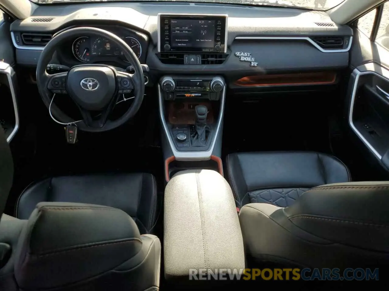 8 Photograph of a damaged car 2T3J1RFV3KW013770 TOYOTA RAV4 2019
