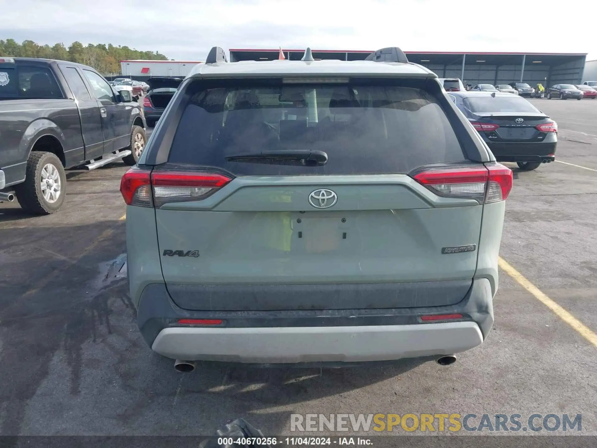 17 Photograph of a damaged car 2T3J1RFV4KW007721 TOYOTA RAV4 2019