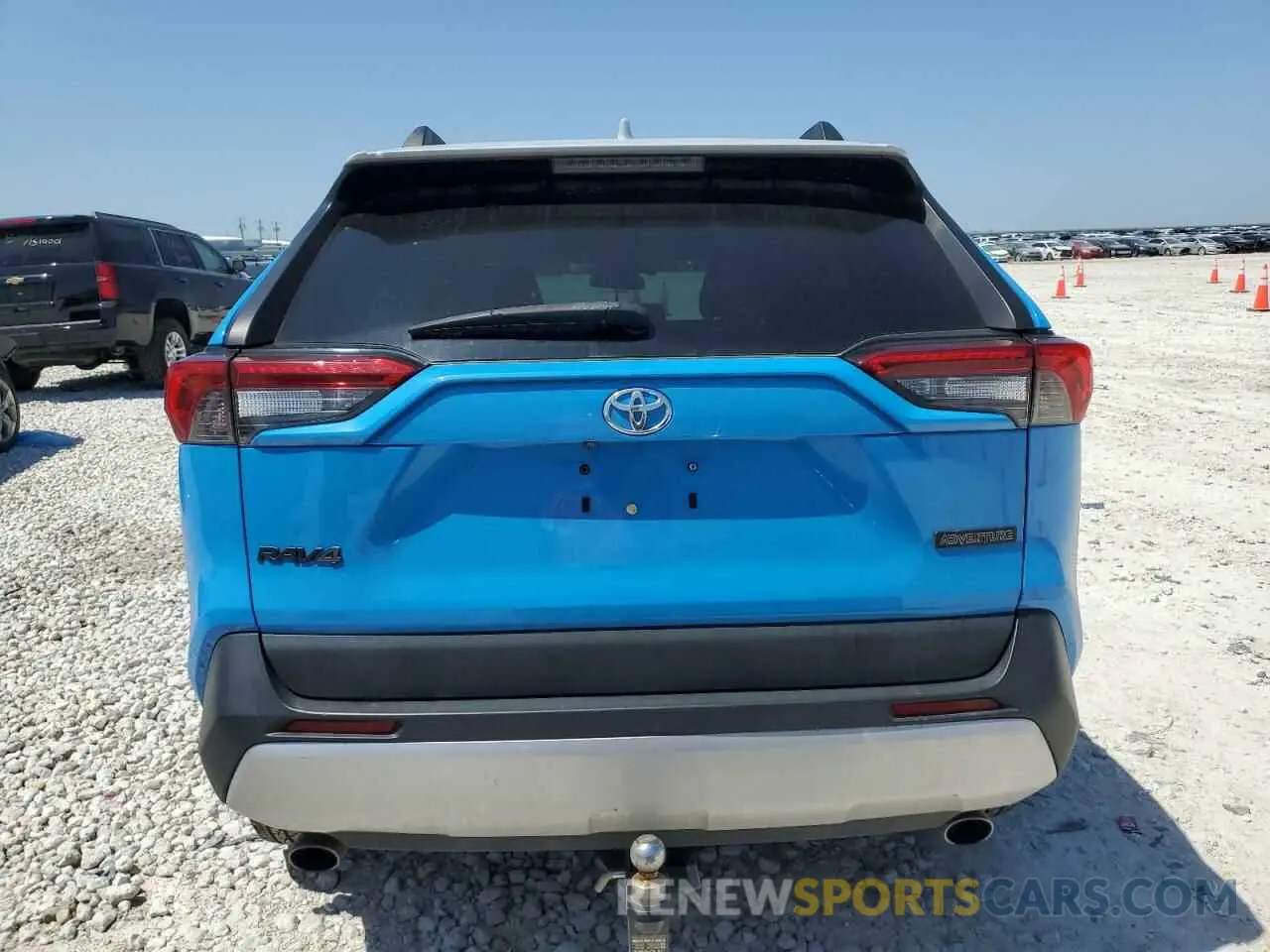 6 Photograph of a damaged car 2T3J1RFV5KC017255 TOYOTA RAV4 2019