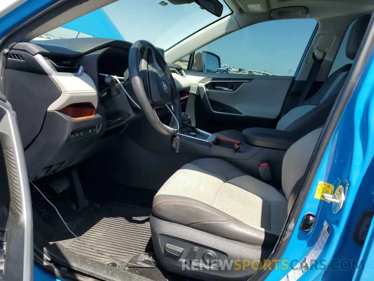 7 Photograph of a damaged car 2T3J1RFV5KC017255 TOYOTA RAV4 2019