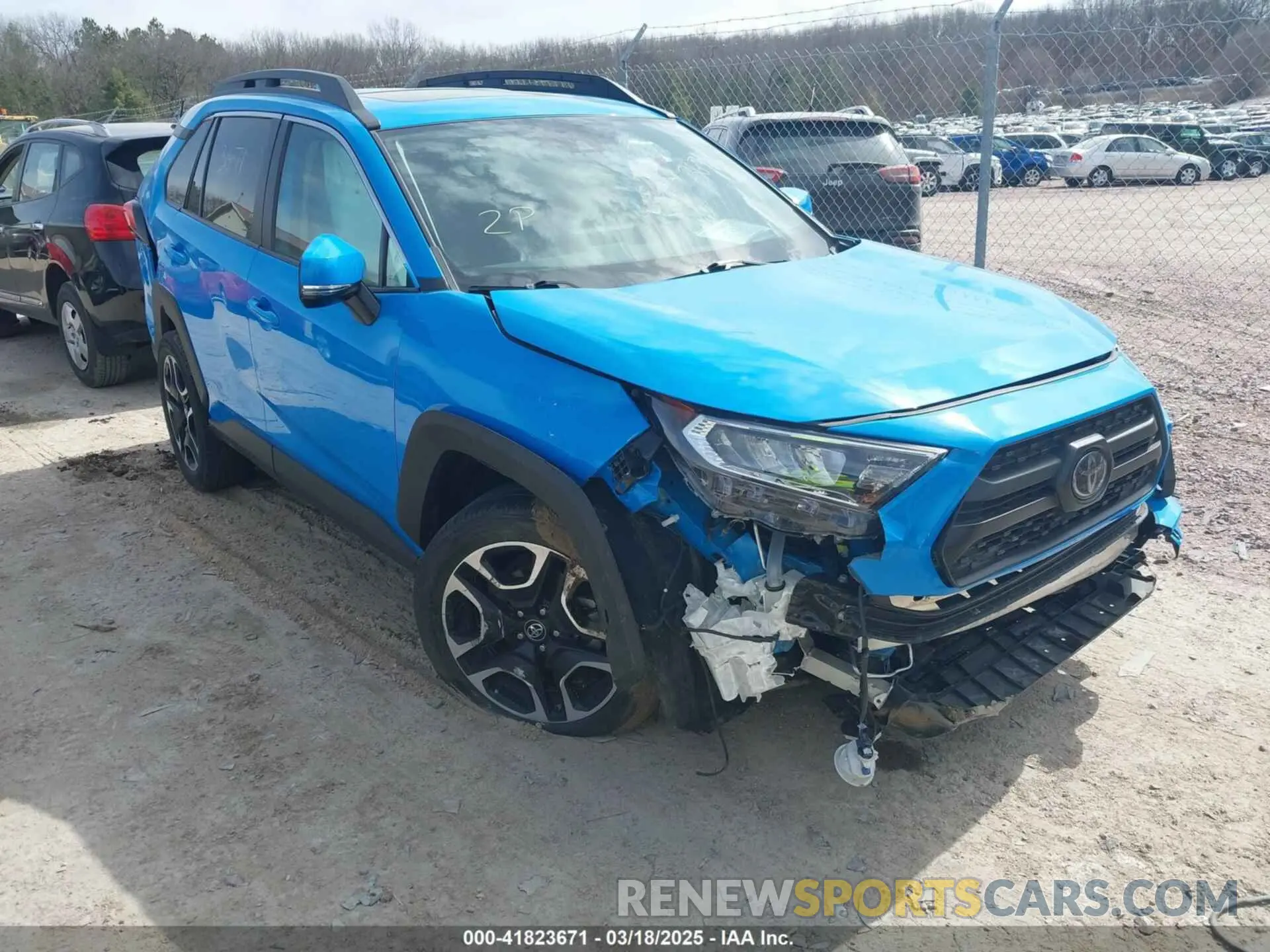 1 Photograph of a damaged car 2T3J1RFV5KW005928 TOYOTA RAV4 2019