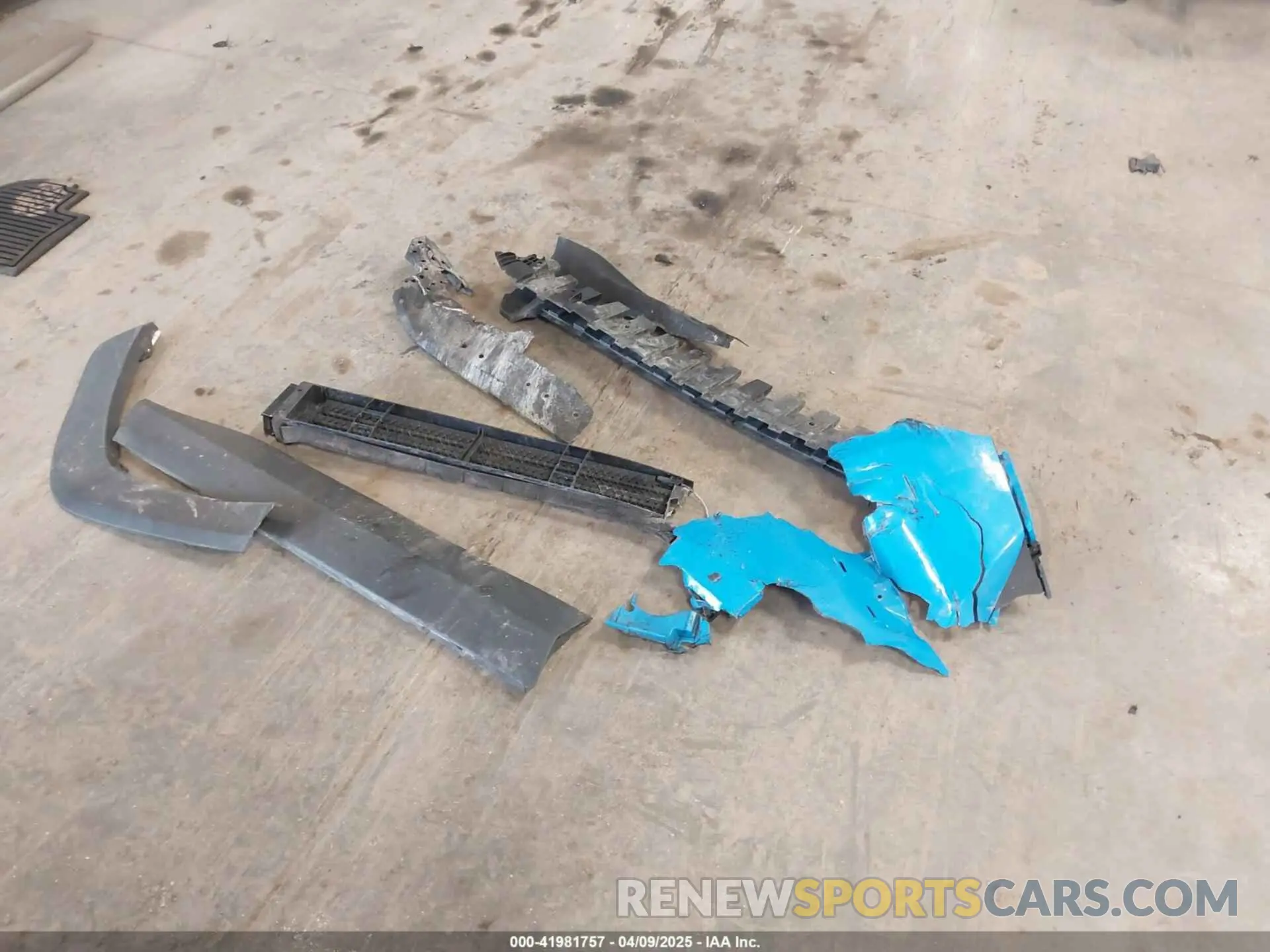 12 Photograph of a damaged car 2T3J1RFV5KW018601 TOYOTA RAV4 2019