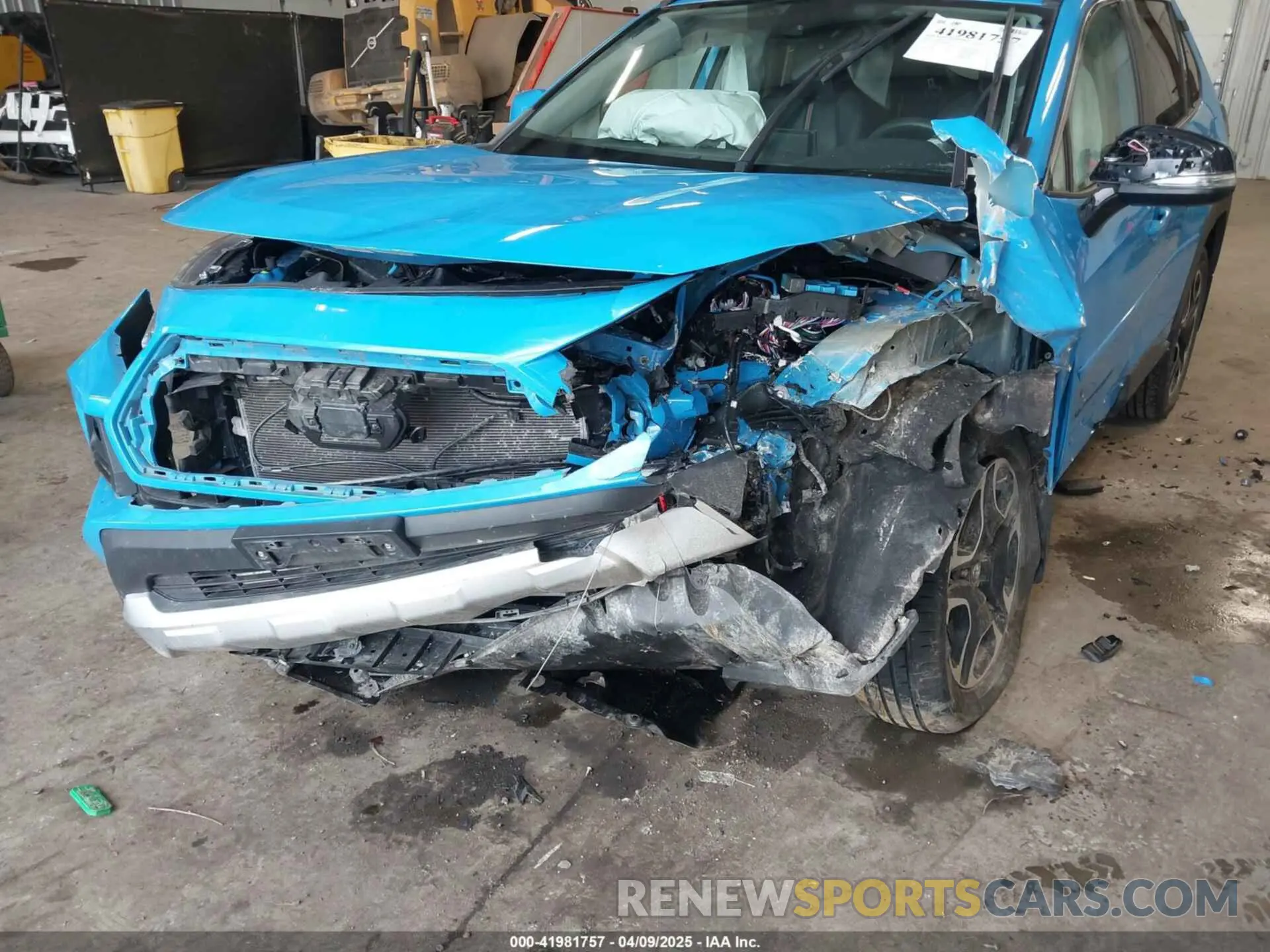 6 Photograph of a damaged car 2T3J1RFV5KW018601 TOYOTA RAV4 2019