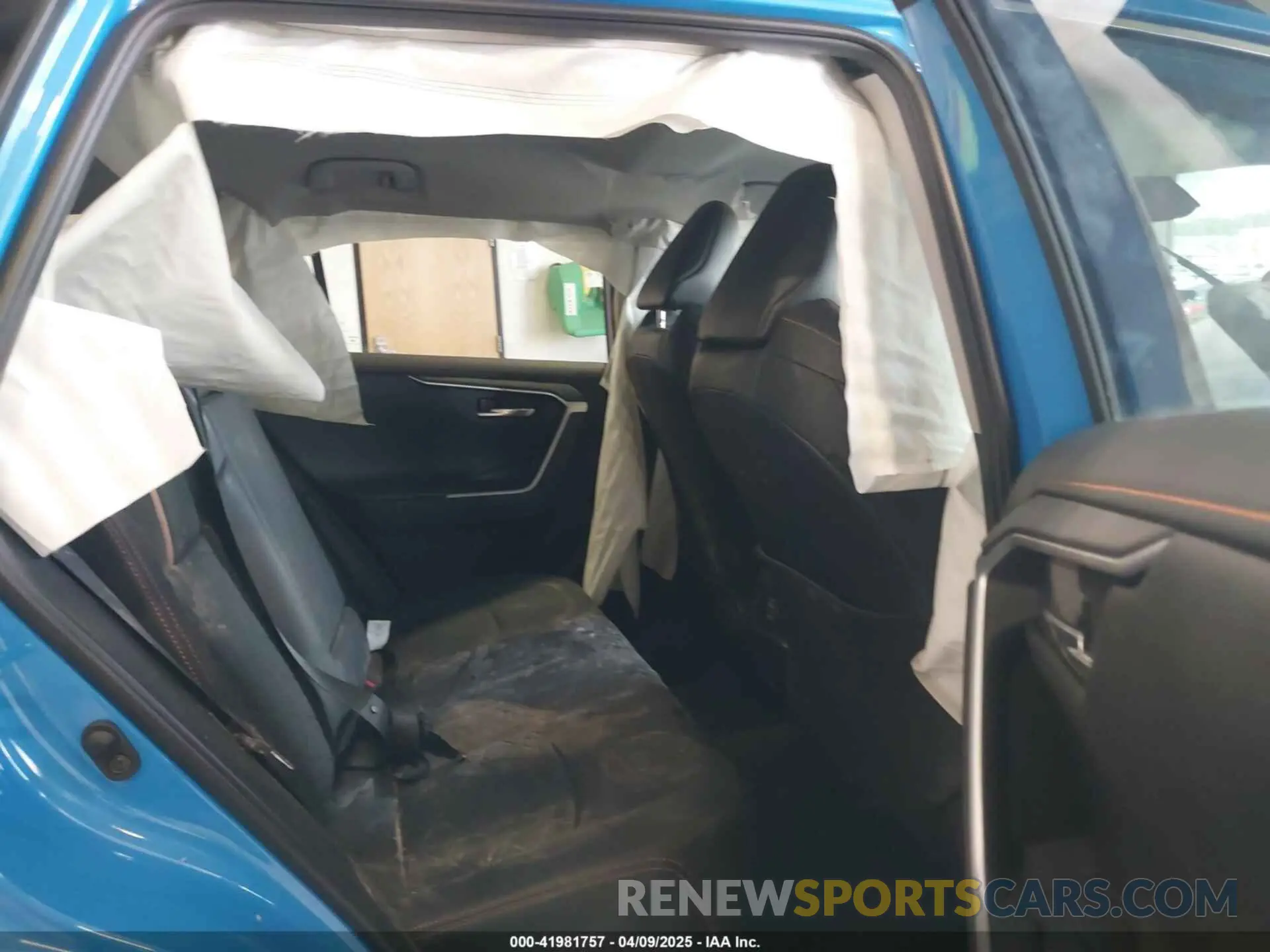 8 Photograph of a damaged car 2T3J1RFV5KW018601 TOYOTA RAV4 2019