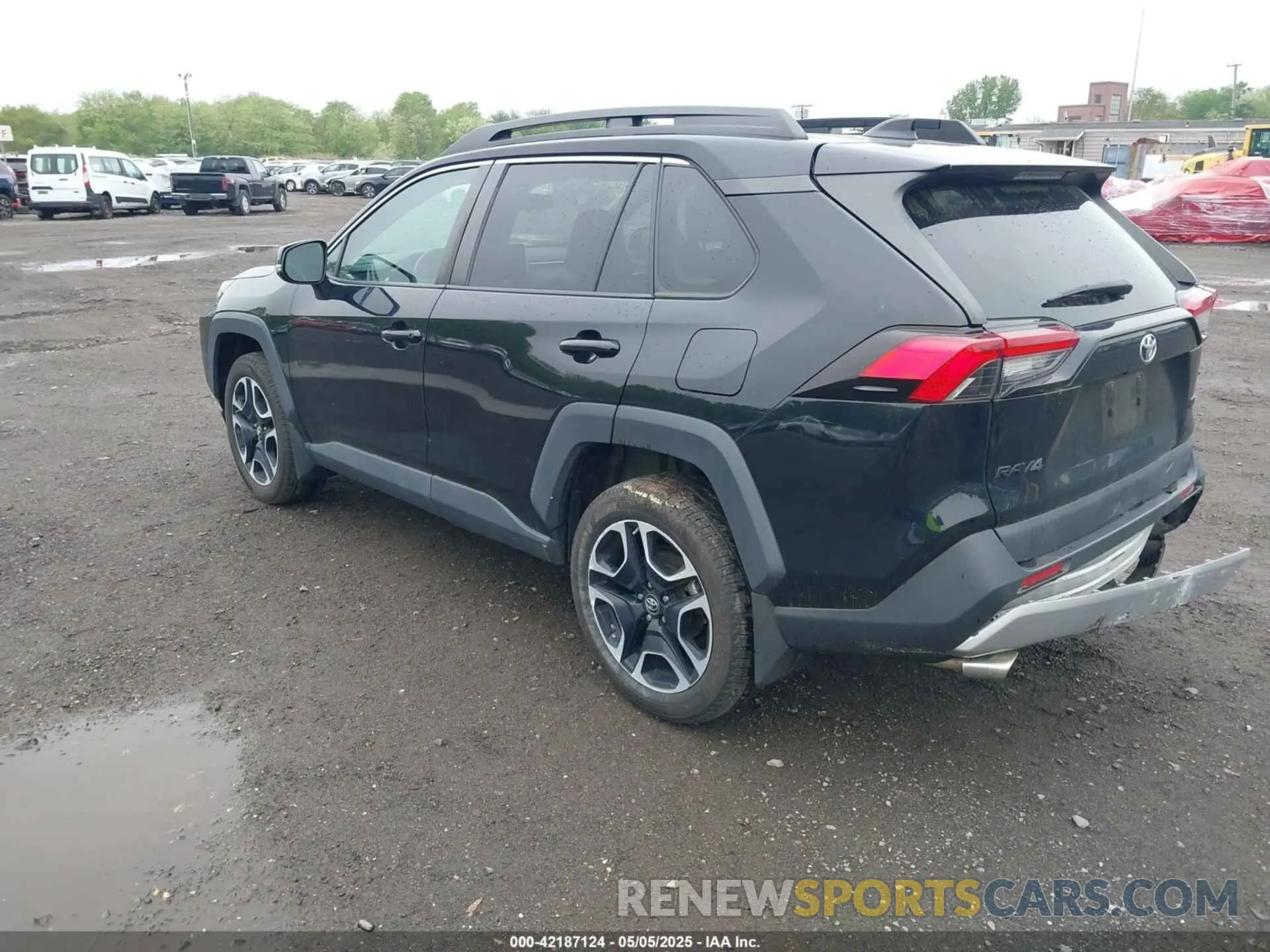 3 Photograph of a damaged car 2T3J1RFV5KW028786 TOYOTA RAV4 2019