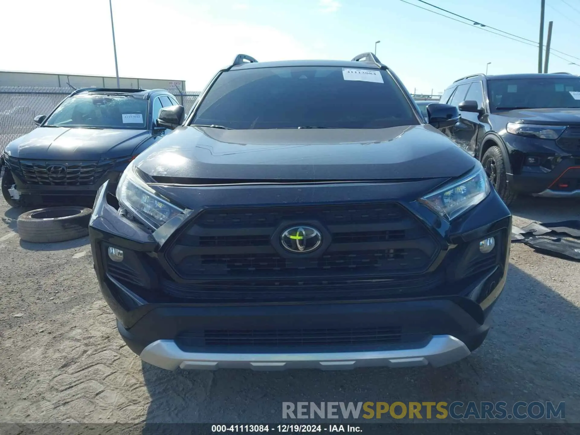 12 Фотография поврежденного автомобиля 2T3J1RFV5KW050173 TOYOTA RAV4 2019