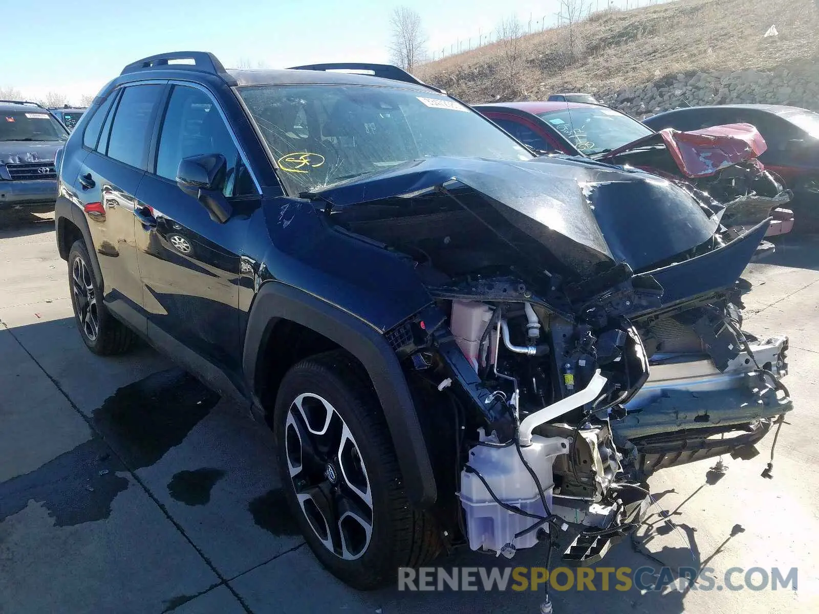 1 Photograph of a damaged car 2T3J1RFV7KC053027 TOYOTA RAV4 2019
