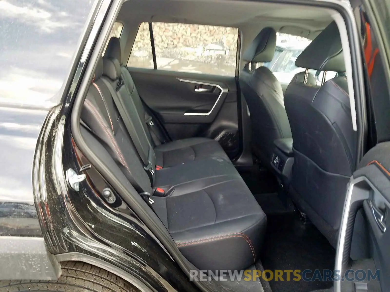 6 Photograph of a damaged car 2T3J1RFV7KC053027 TOYOTA RAV4 2019