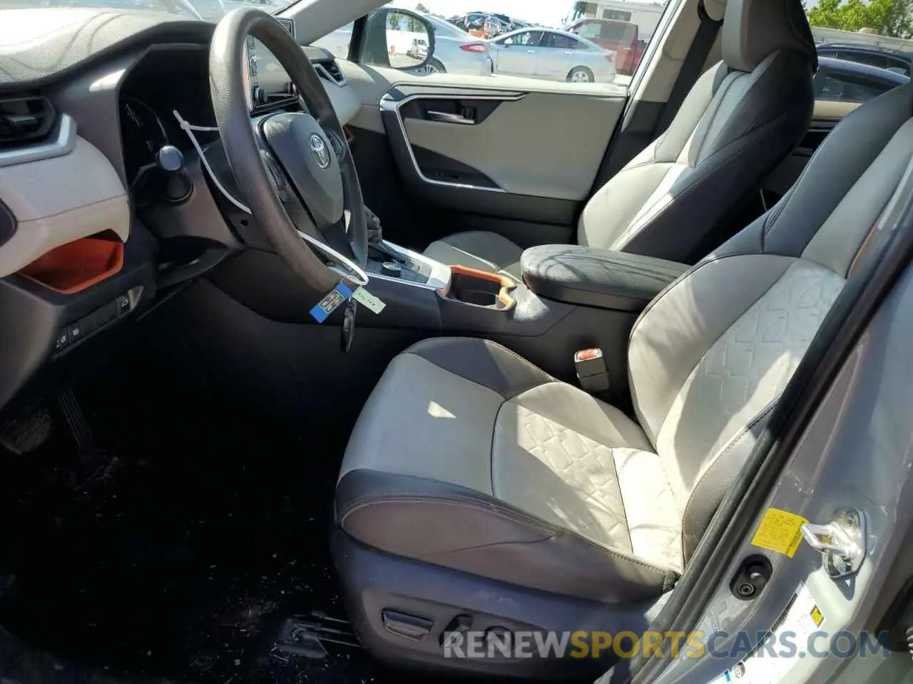 7 Photograph of a damaged car 2T3J1RFV8KW003929 TOYOTA RAV4 2019