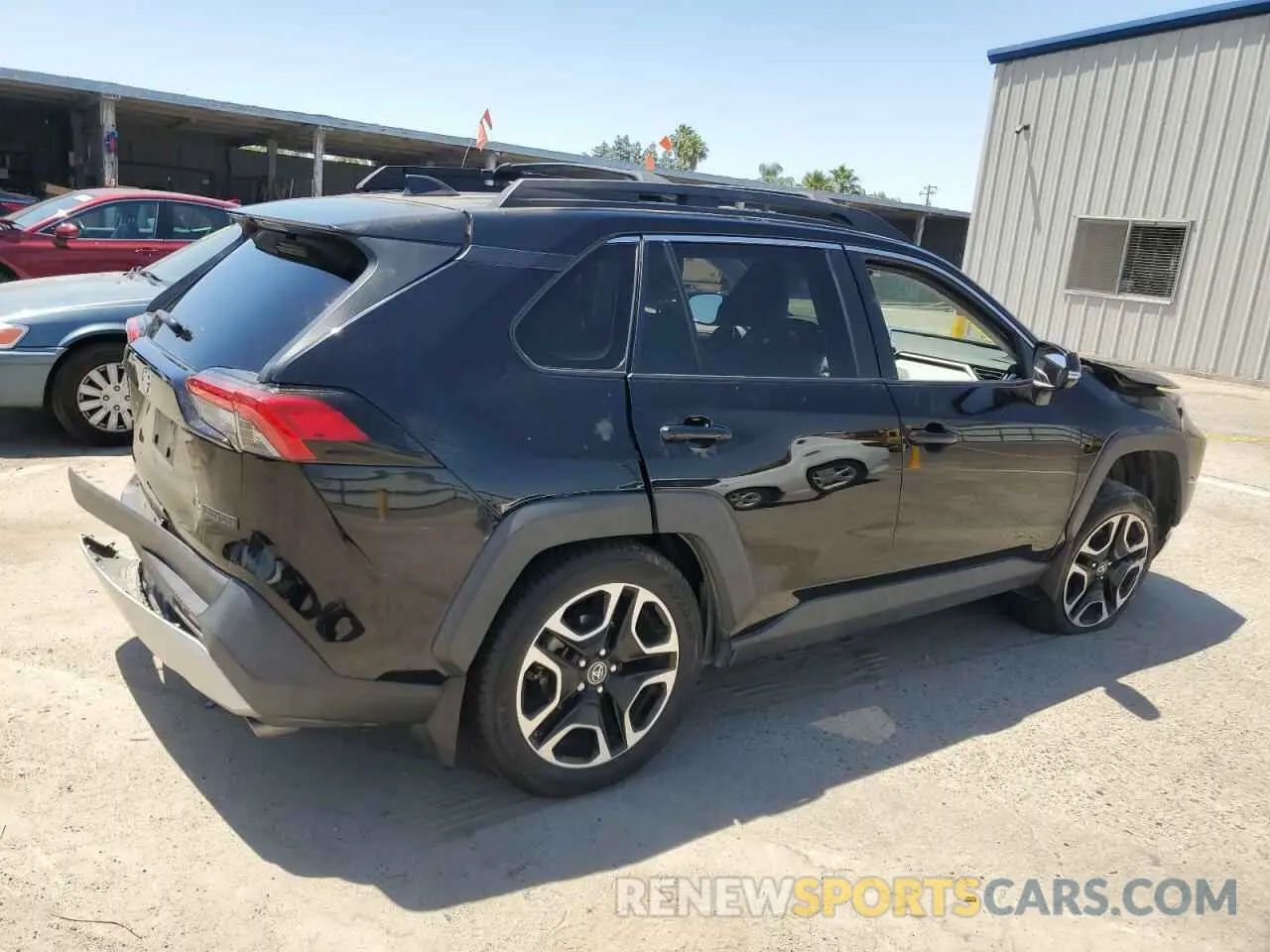 3 Фотография поврежденного автомобиля 2T3J1RFV8KW014414 TOYOTA RAV4 2019