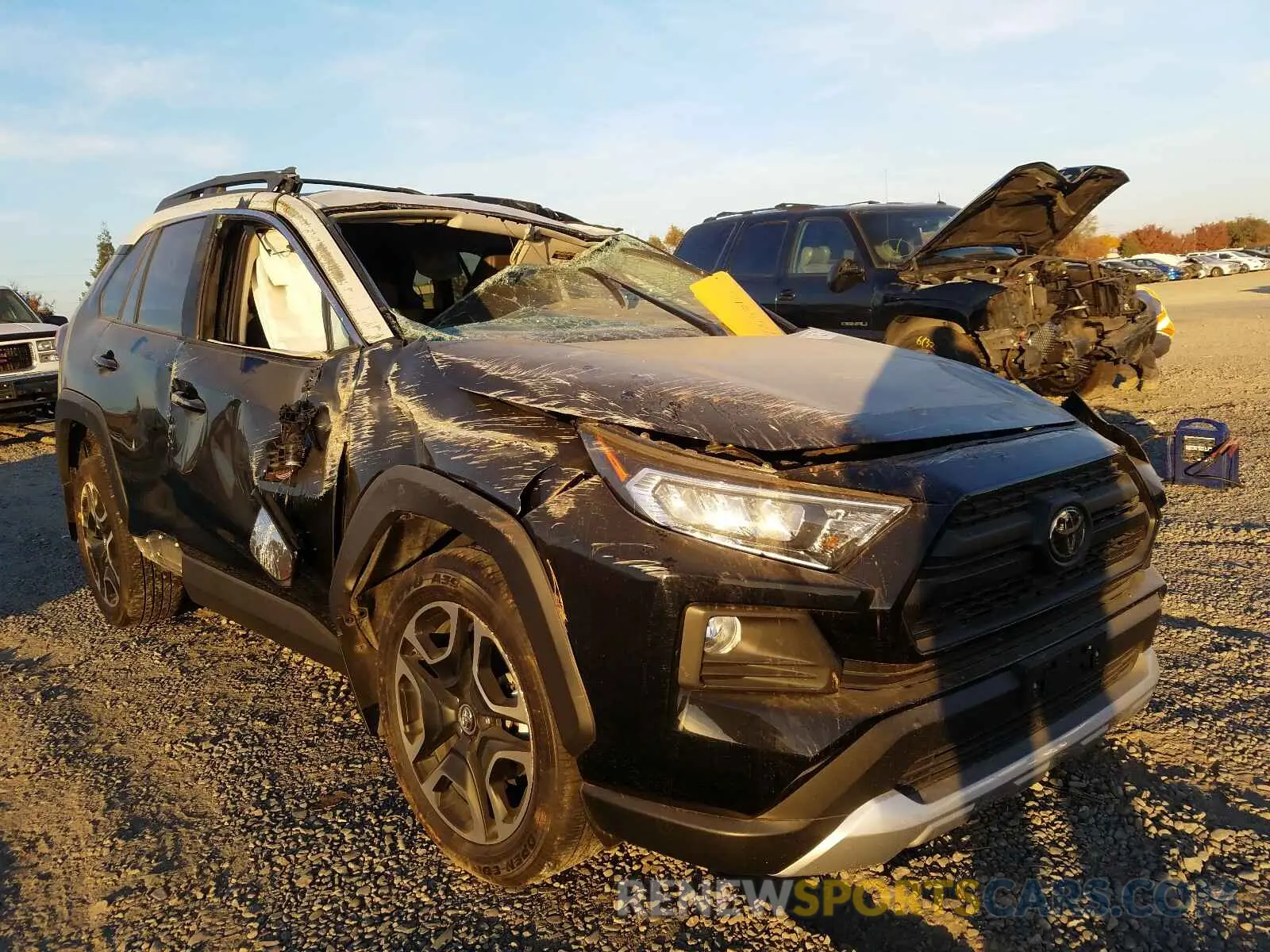 1 Photograph of a damaged car 2T3J1RFV8KW019726 TOYOTA RAV4 2019