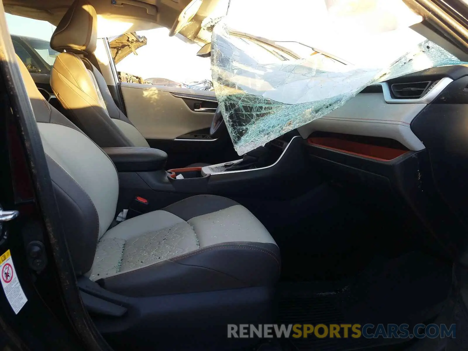 5 Photograph of a damaged car 2T3J1RFV8KW019726 TOYOTA RAV4 2019