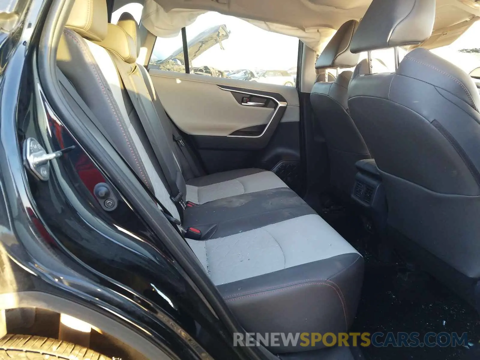 6 Photograph of a damaged car 2T3J1RFV8KW019726 TOYOTA RAV4 2019