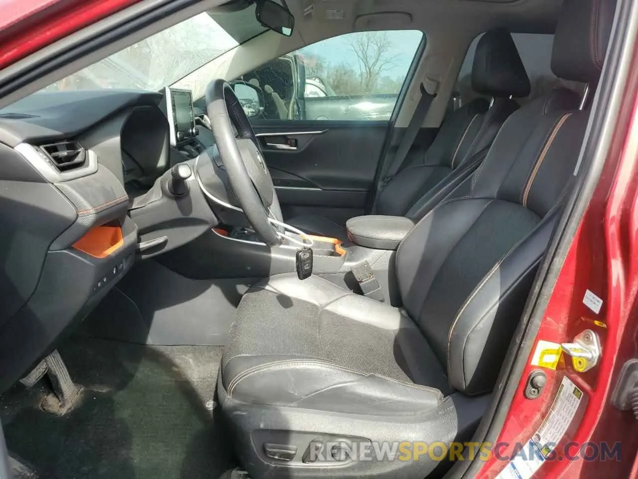 7 Photograph of a damaged car 2T3J1RFV8KW021735 TOYOTA RAV4 2019