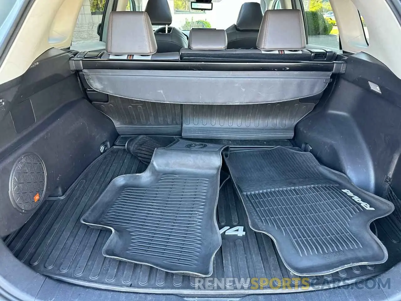 12 Photograph of a damaged car 2T3J1RFV8KW041189 TOYOTA RAV4 2019