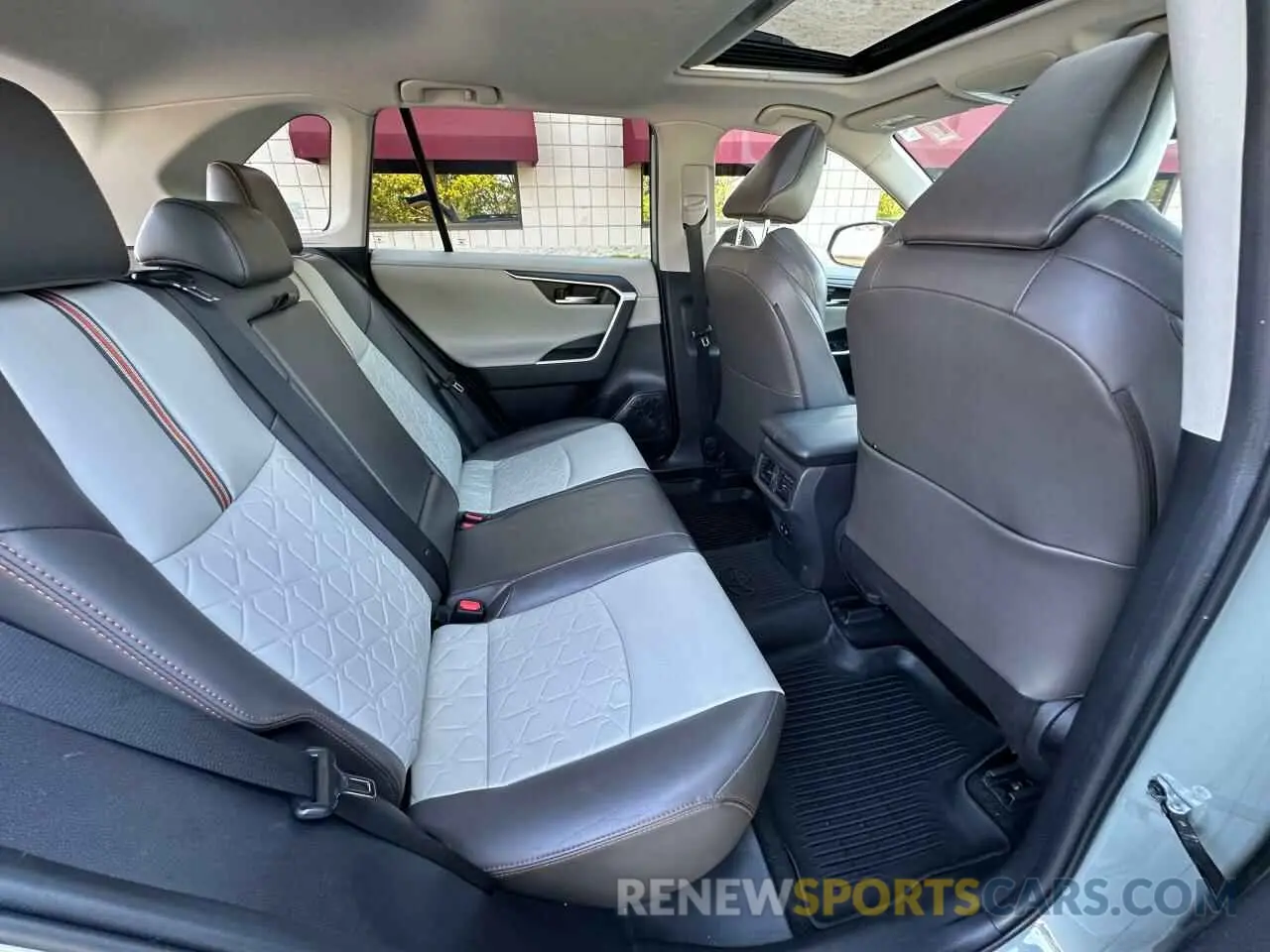 6 Photograph of a damaged car 2T3J1RFV8KW041189 TOYOTA RAV4 2019