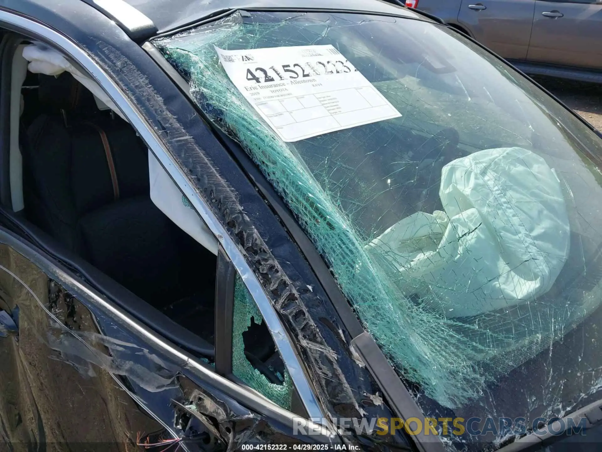 17 Фотография поврежденного автомобиля 2T3J1RFV9KW011831 TOYOTA RAV4 2019