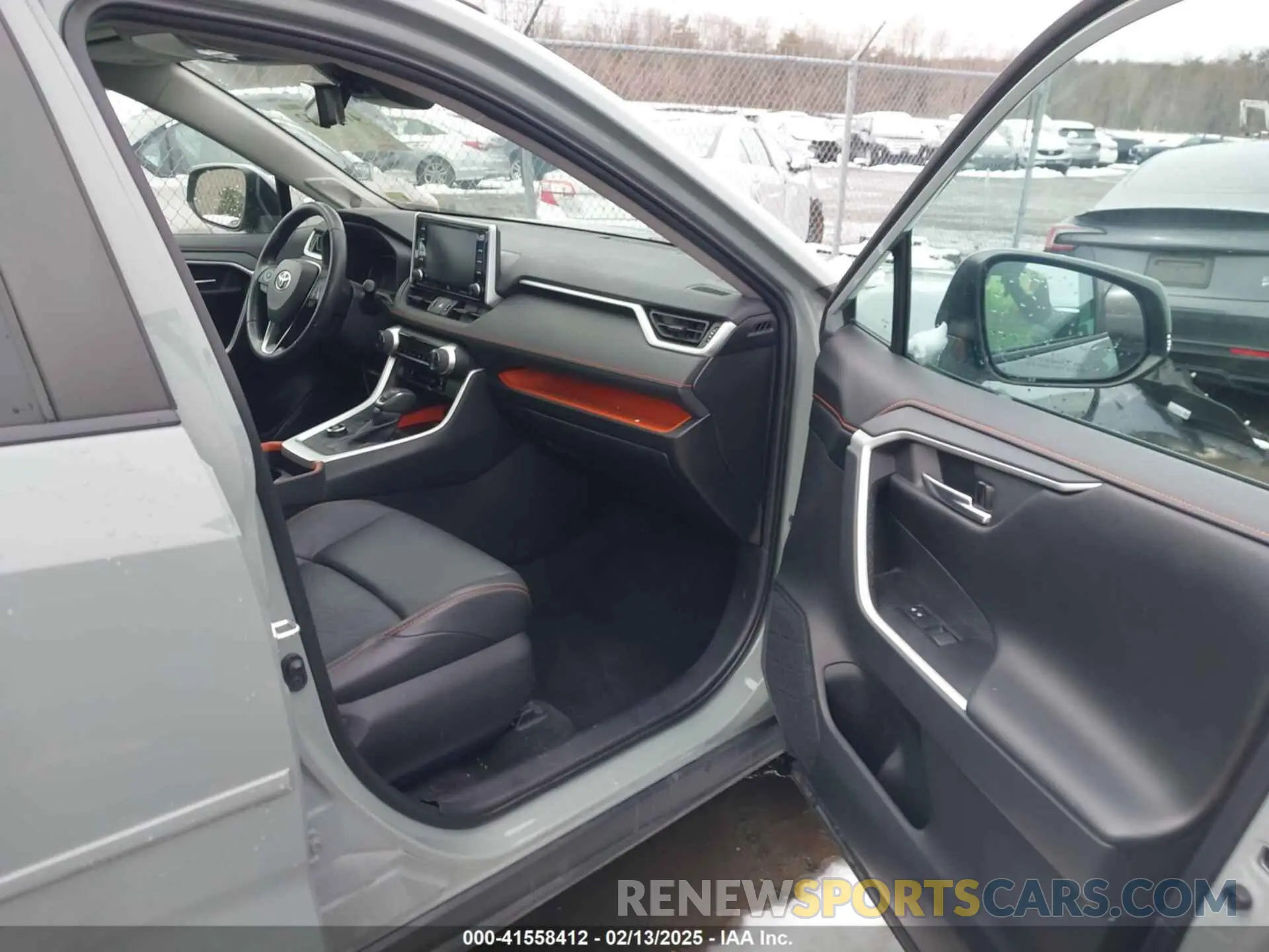5 Фотография поврежденного автомобиля 2T3J1RFV9KW014969 TOYOTA RAV4 2019