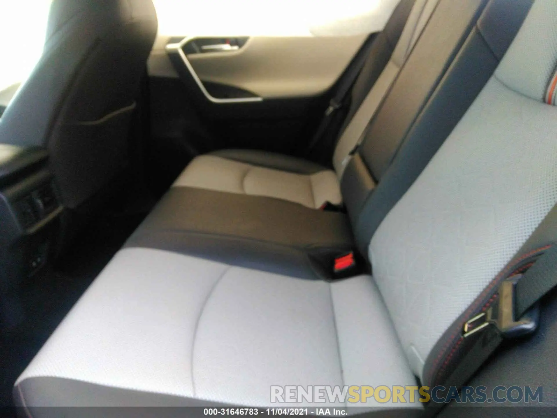 8 Photograph of a damaged car 2T3J1RFVXKW046393 TOYOTA RAV4 2019