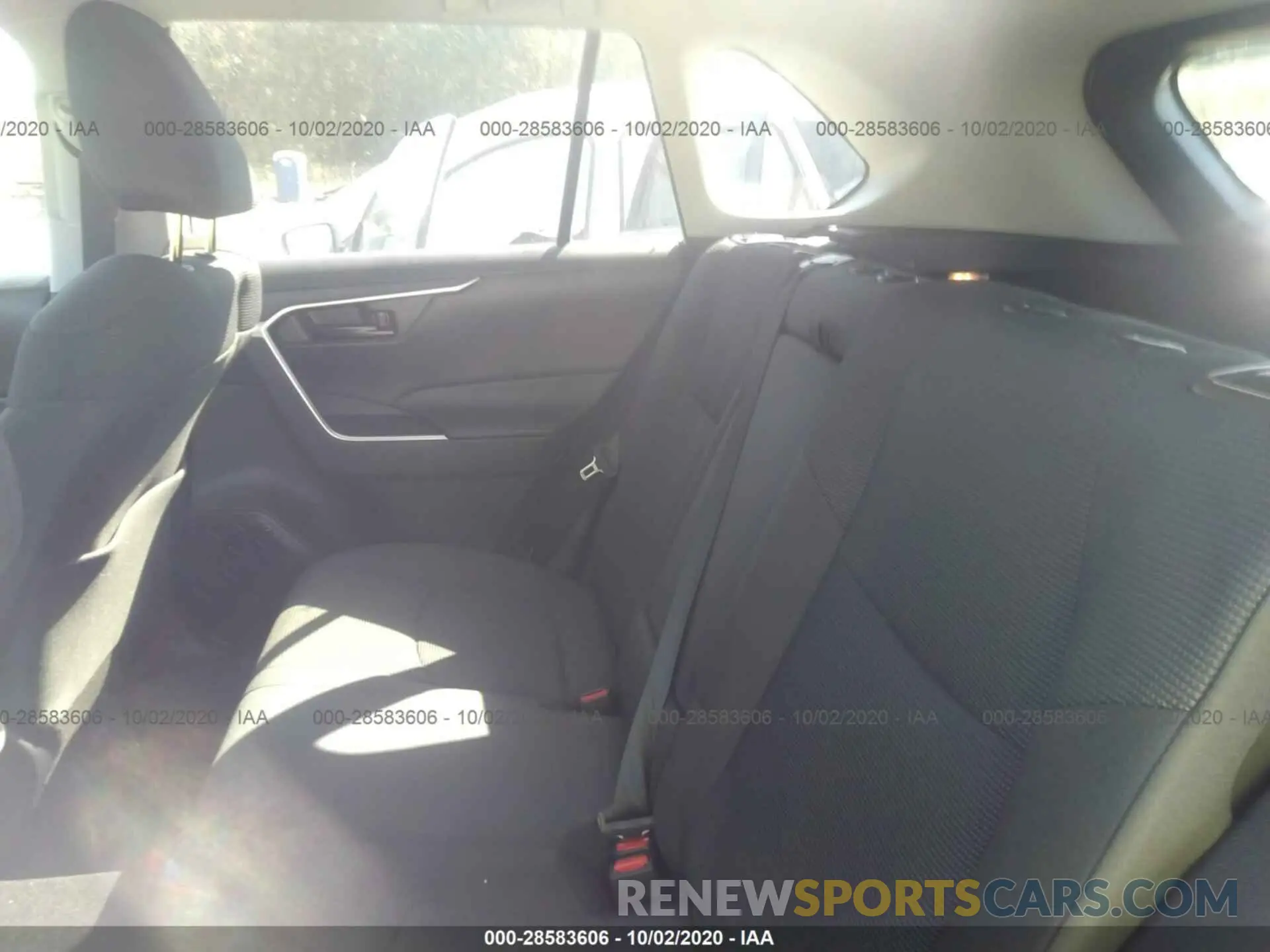 8 Photograph of a damaged car 2T3K1RFV0KC028457 TOYOTA RAV4 2019