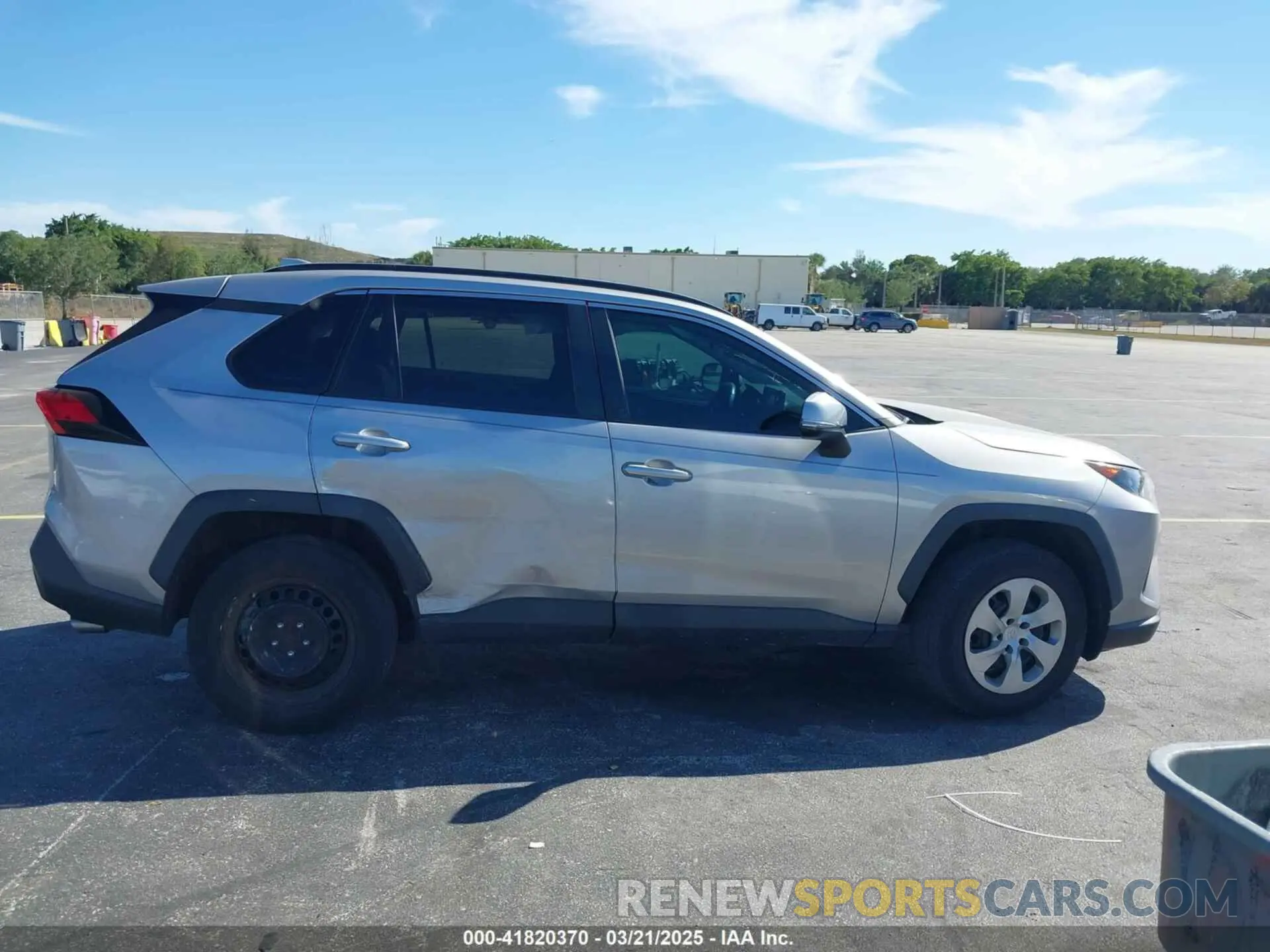 13 Photograph of a damaged car 2T3K1RFV0KW010426 TOYOTA RAV4 2019