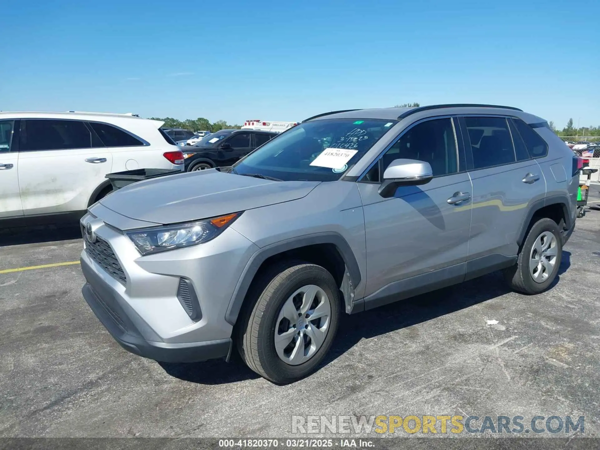 2 Photograph of a damaged car 2T3K1RFV0KW010426 TOYOTA RAV4 2019