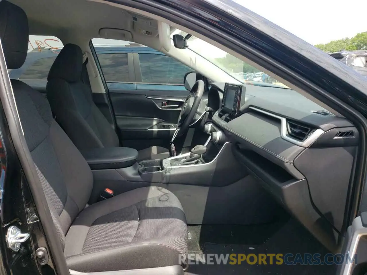 5 Photograph of a damaged car 2T3K1RFV1KC019850 TOYOTA RAV4 2019