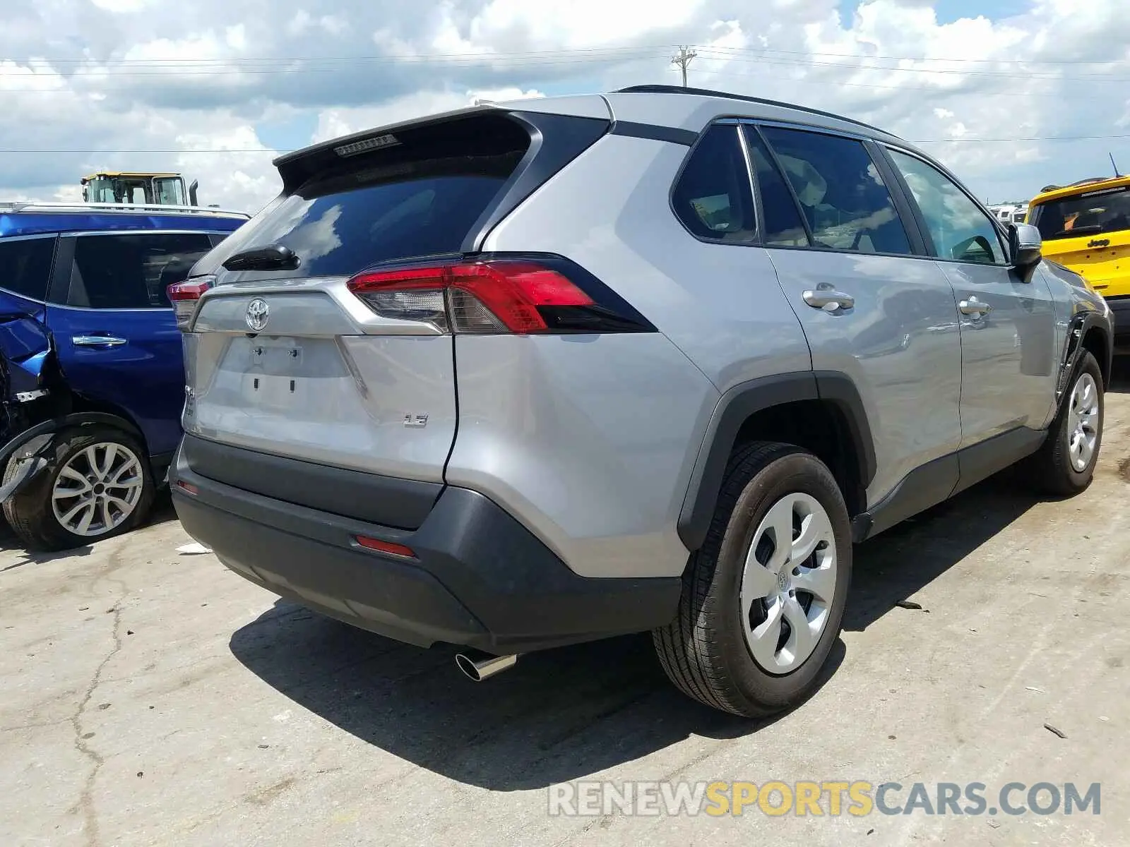4 Photograph of a damaged car 2T3K1RFV2KW037899 TOYOTA RAV4 2019