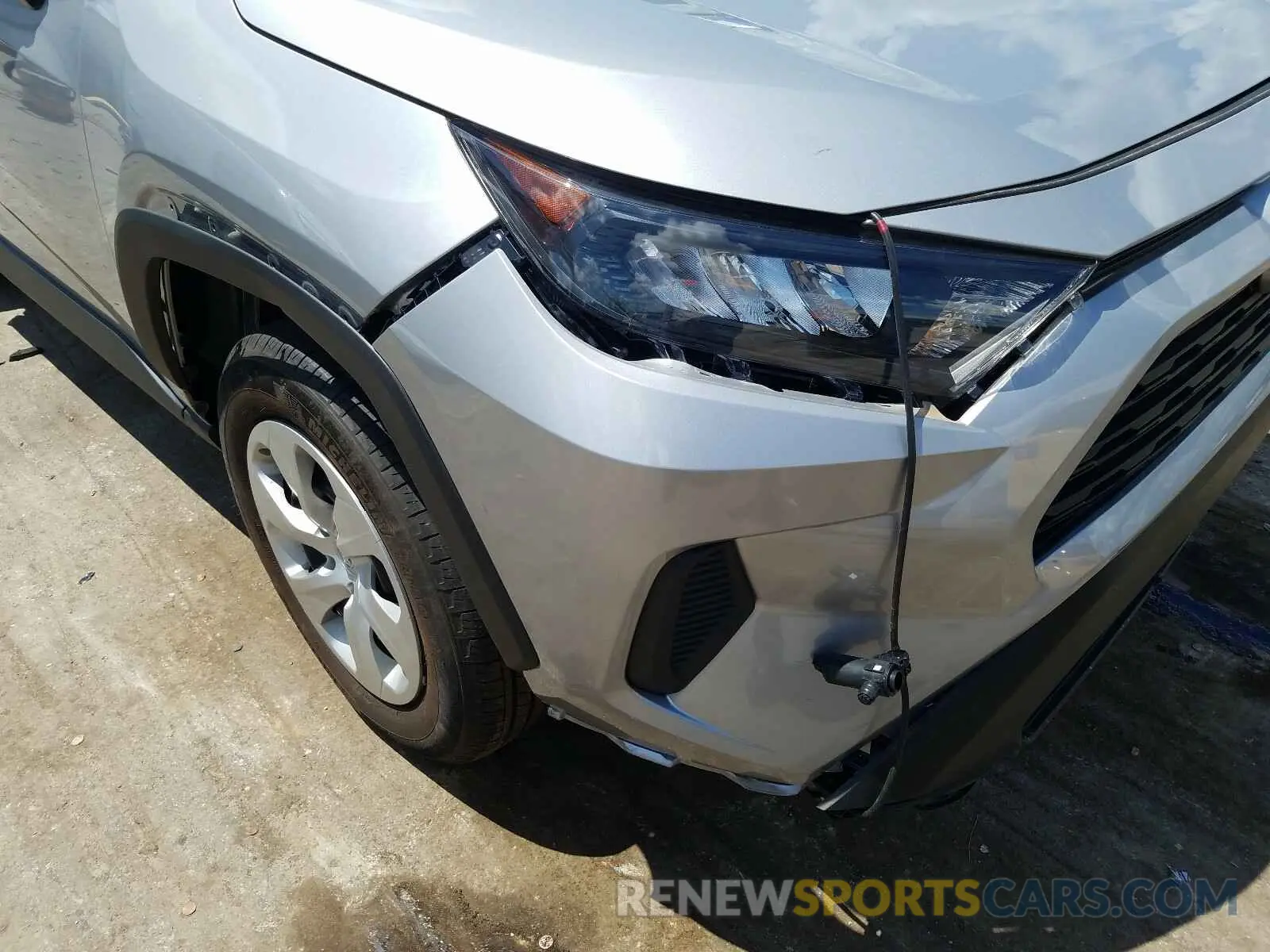 9 Photograph of a damaged car 2T3K1RFV2KW037899 TOYOTA RAV4 2019