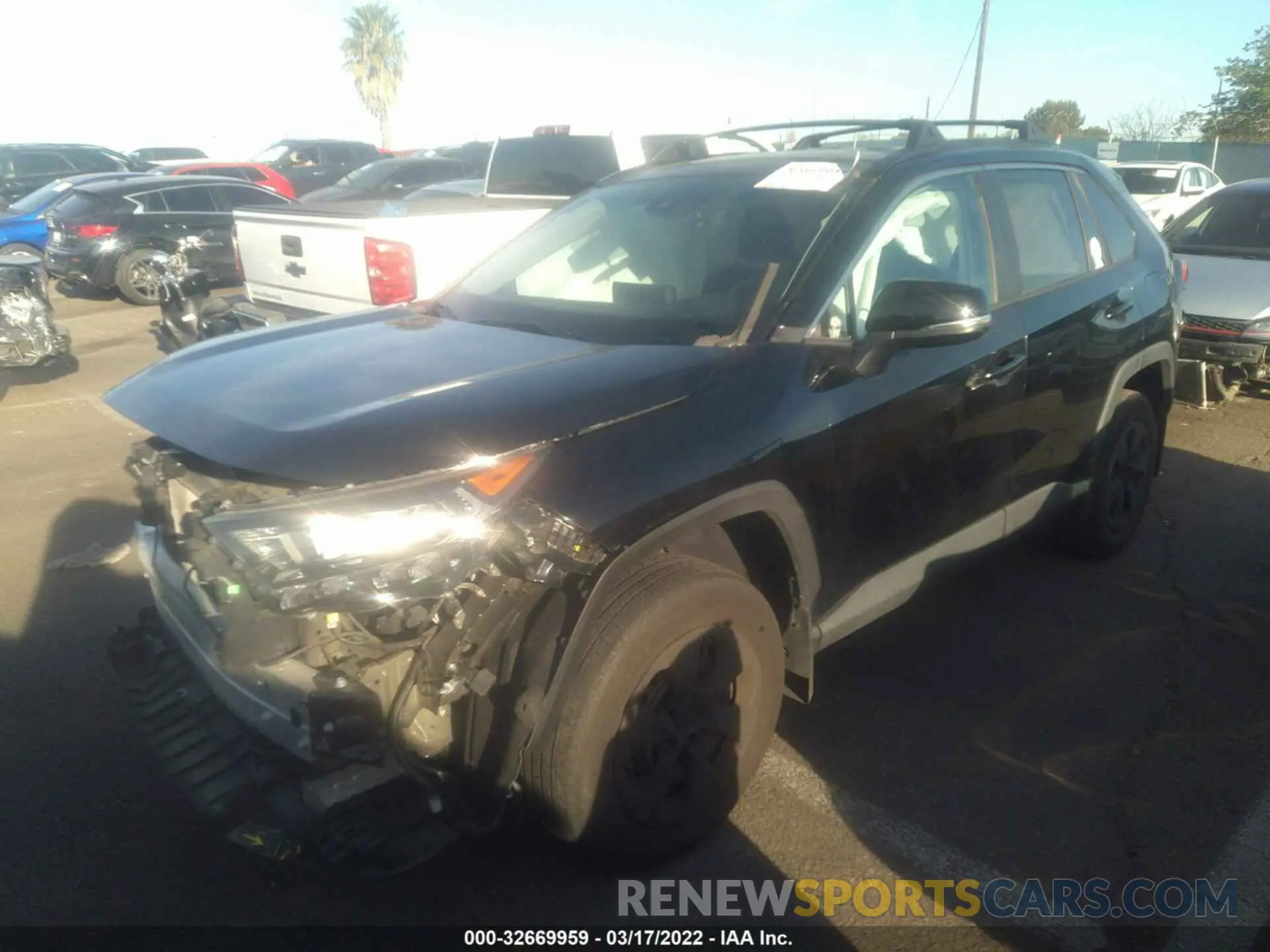 2 Фотография поврежденного автомобиля 2T3K1RFV4KC017056 TOYOTA RAV4 2019