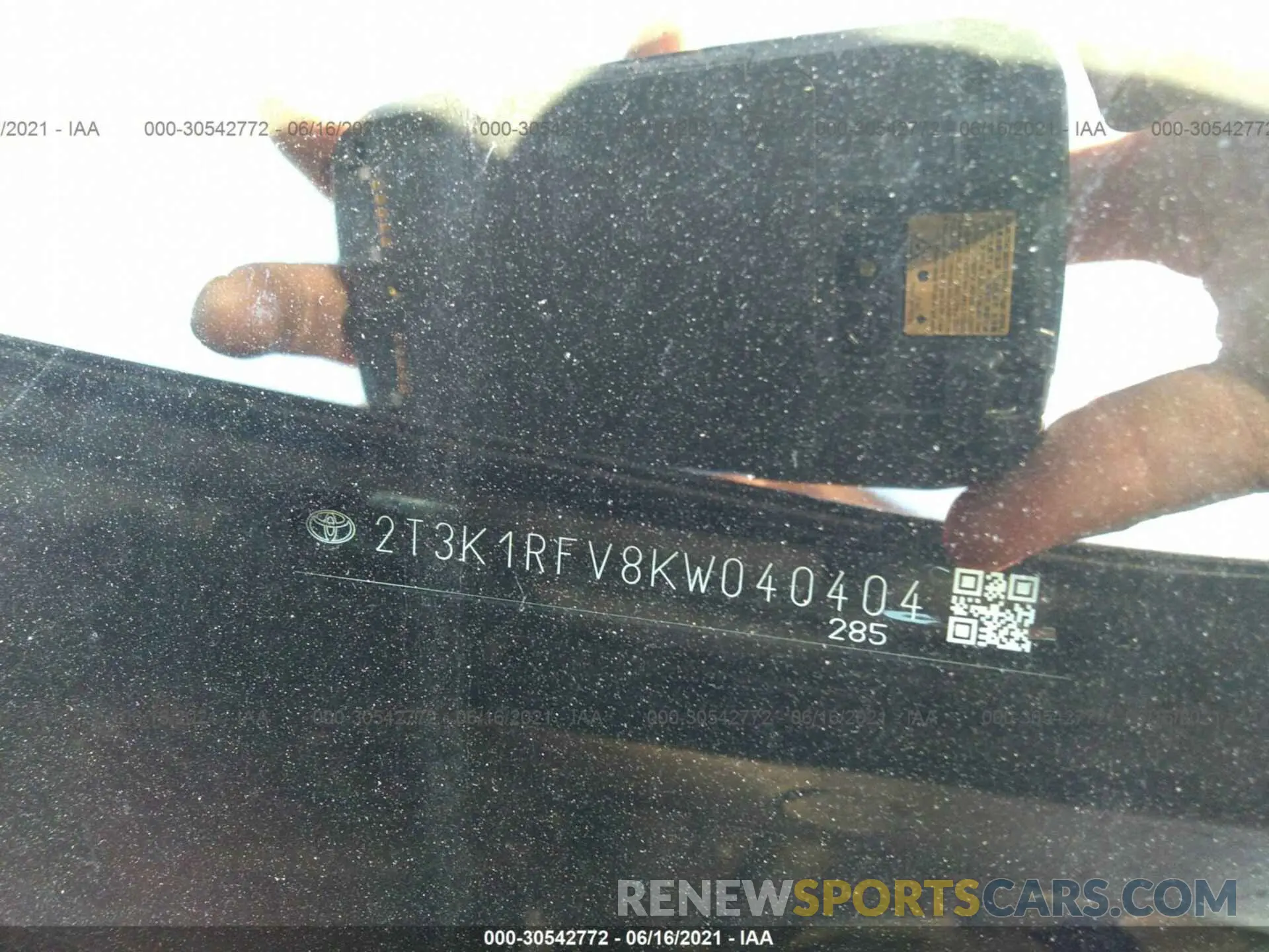 9 Photograph of a damaged car 2T3K1RFV8KW040404 TOYOTA RAV4 2019