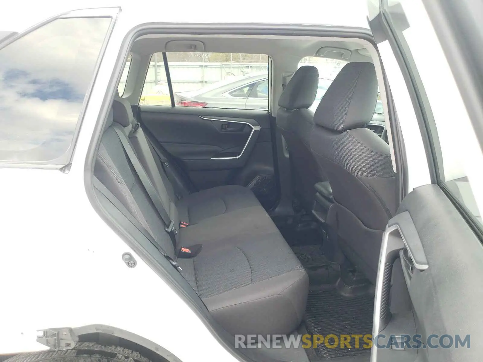 6 Photograph of a damaged car 2T3K1RFVXKW001717 TOYOTA RAV4 2019